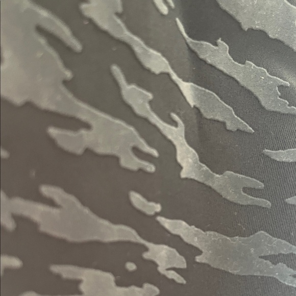 NWT LULULEMON LUNAR NEW YEAR WUNDER UNDER HIGH RISE LEGGING TIGHT - Picture 6 of 6